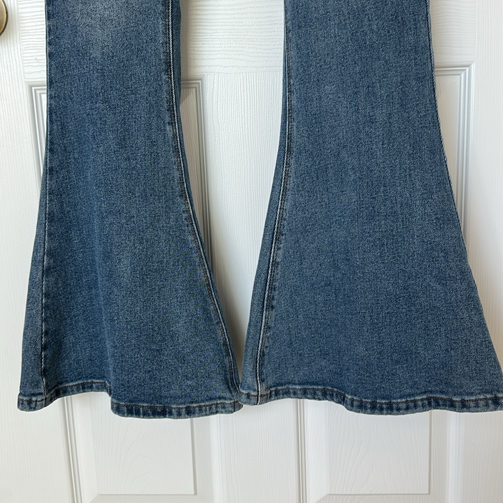NWT Elegant High Rise Extreme Flare Dark Blue Jeans by A LOVES A Size 31 - Picture 5 of 15